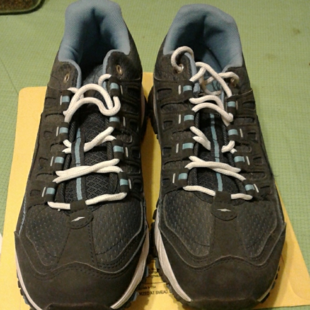 Avia shoes